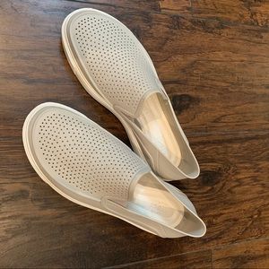 Crocs slip on shoes 🐊